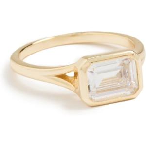 SHASHI Women’s Emerald Baguette Ring, Gold, 6