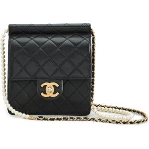 What Goes Around Comes Around Women’s Pre-Loved Chanel Black Lambskin Chic Pearl Chain Flap Shoulder Bag(Black)