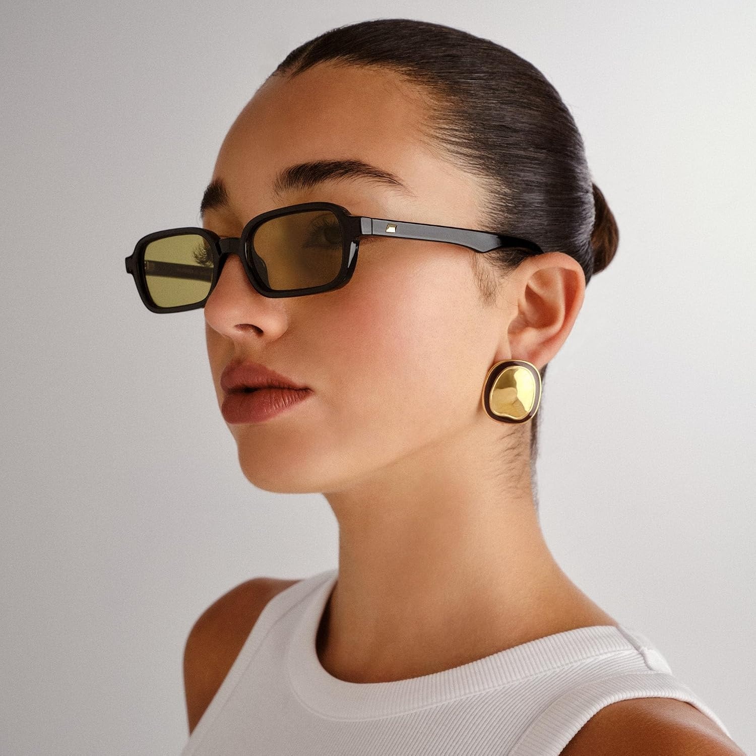 image:imageLe Specs Pilferer Retro Sunglasses for Women and MenBlack FrameOlive Lens